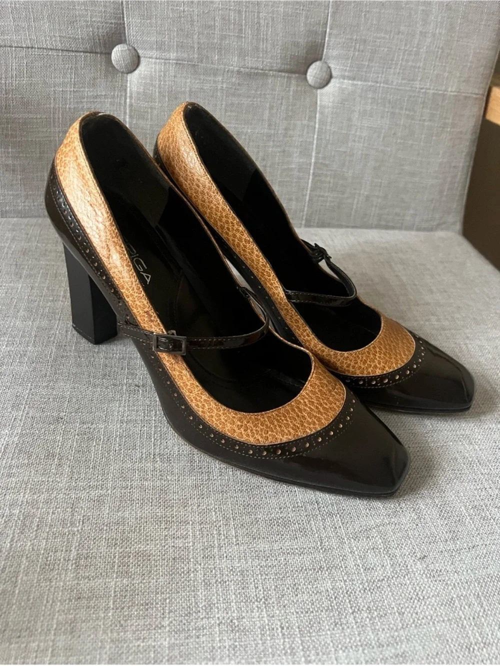 Via Spiga Classic women’s dressy vintage inspired two -Tone Mary Jane Pumps, 8.5